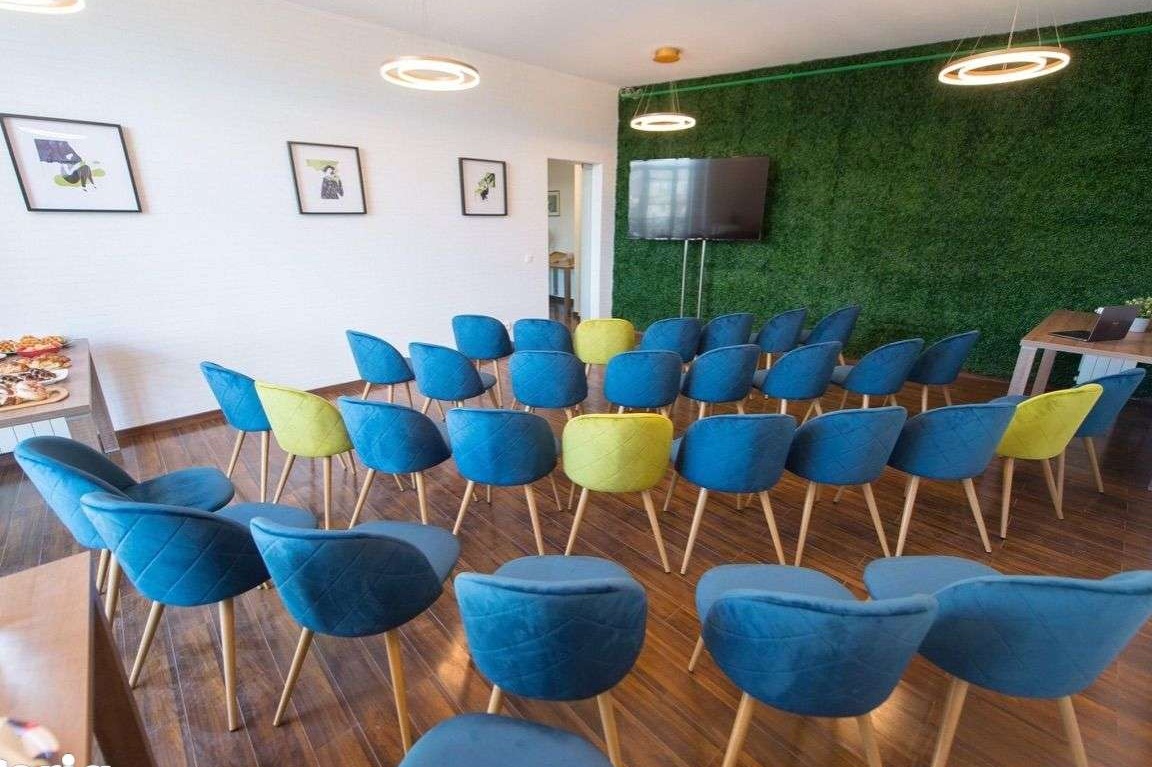 HUB birouri CENTRAL inchiriaza SALI SEDINTA - inclusiv in weekend!