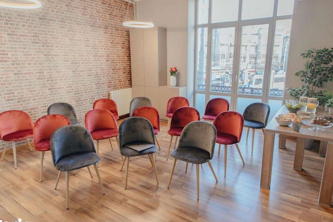 HUB birouri CENTRAL inchiriaza SALI SEDINTA - inclusiv in weekend!