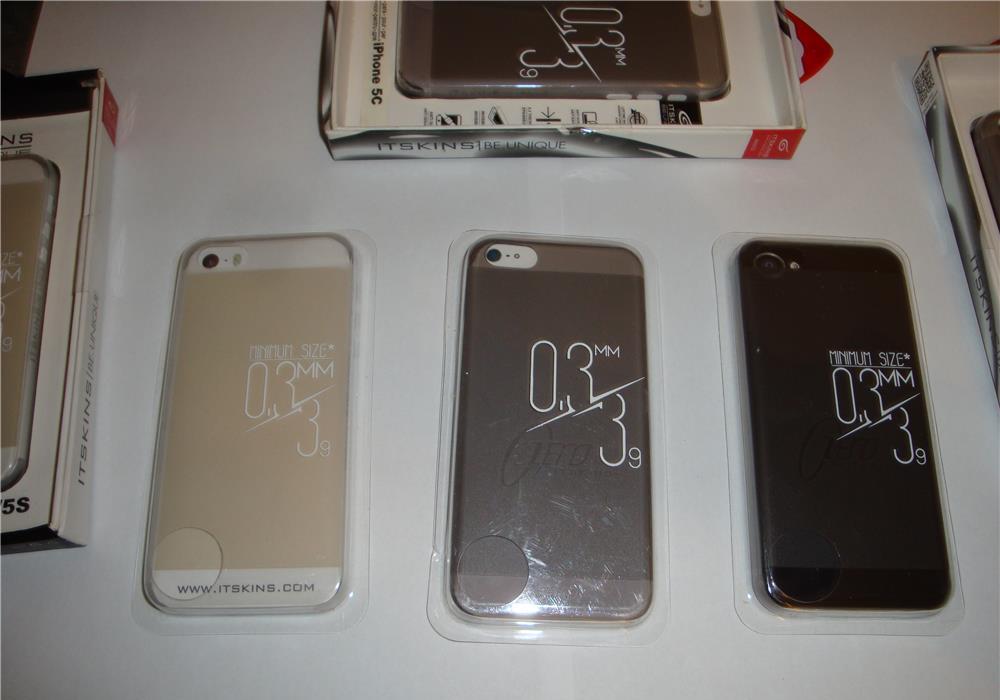 Husa telefon ITSKINS Fashionista zero BE.Unique folie iphone 5c 5/5S