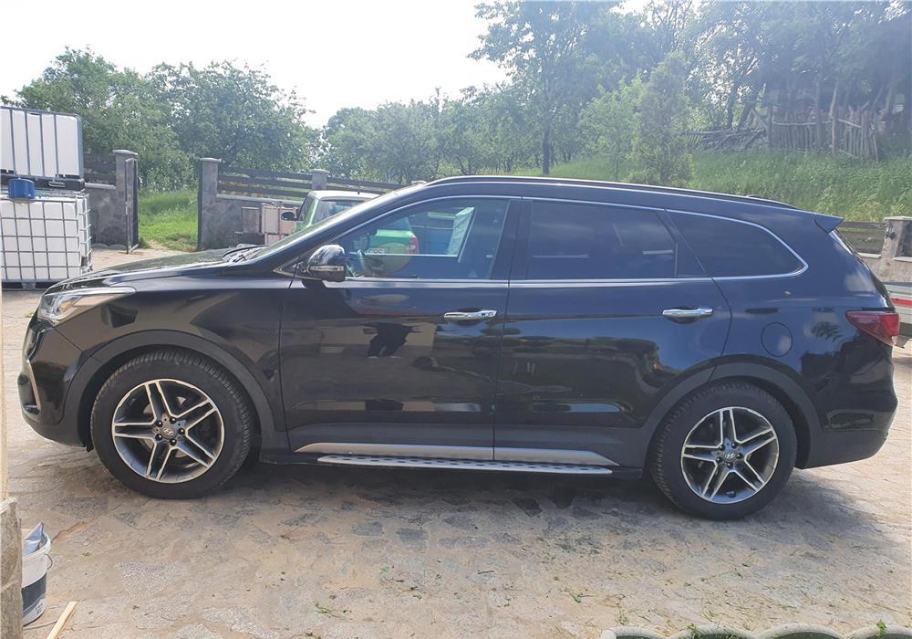 Hyundai Grand Santa Fe