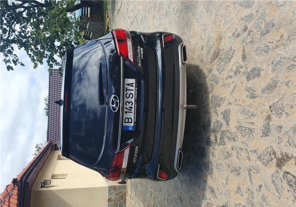 Hyundai Grand Santa Fe