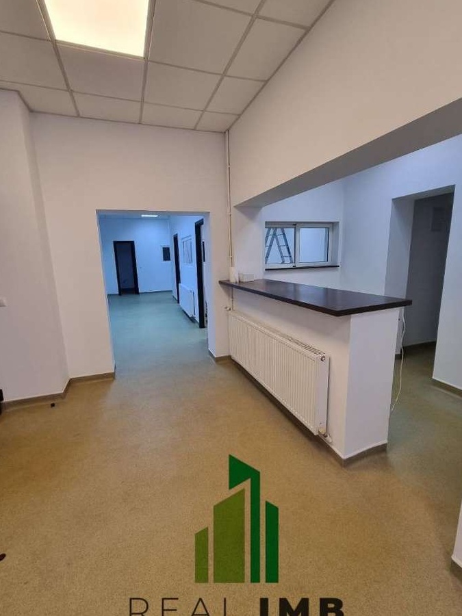 Ideal Investitie / Spatiu renovat / amenajat - Clinica / Birouri / !