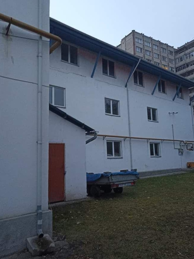 Imobil cu 3 nivele de vânzare