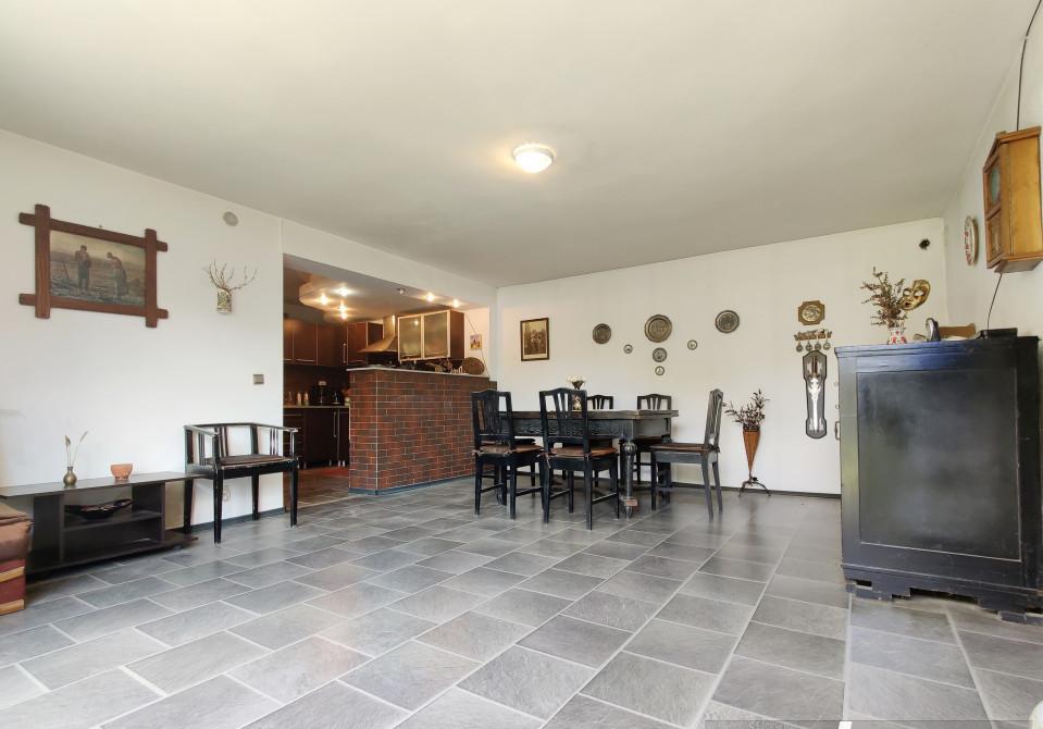 Imobil cu 8 camere in Lazaret pretabil locuinta sau investitie