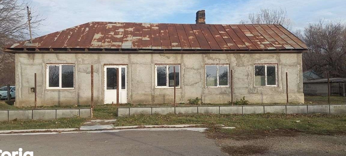 Imobil si teren in Greci , Muntii Macin