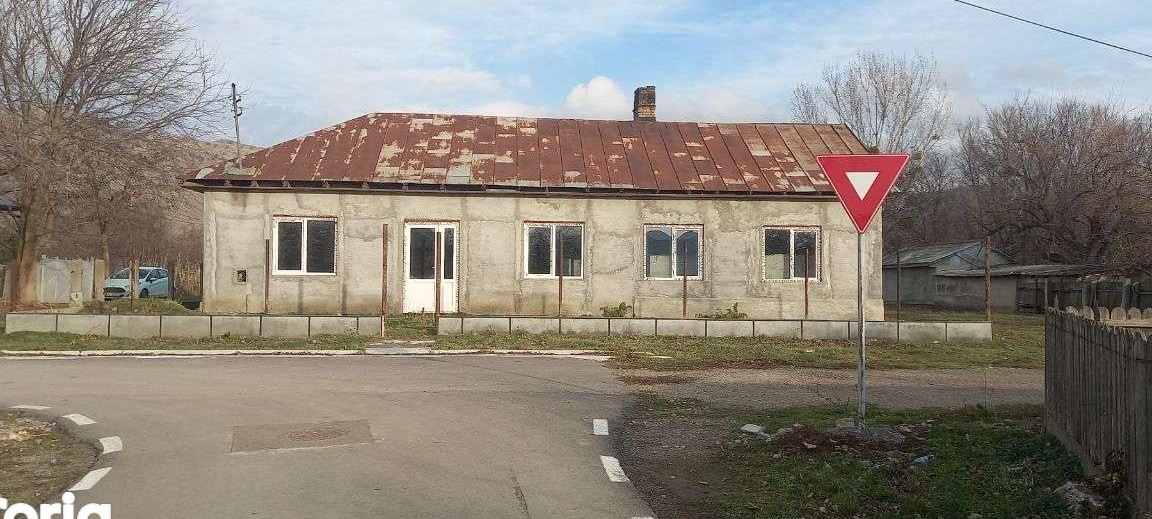 Imobil si teren in Greci , Muntii Macin