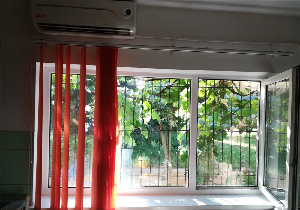 IN ZONA SOARELUI,DECOMANDATA,25 MP,MERITA VAZUTA,BAIE CU VANA,BLOC CIVILIZAT DE APARTAMENTE