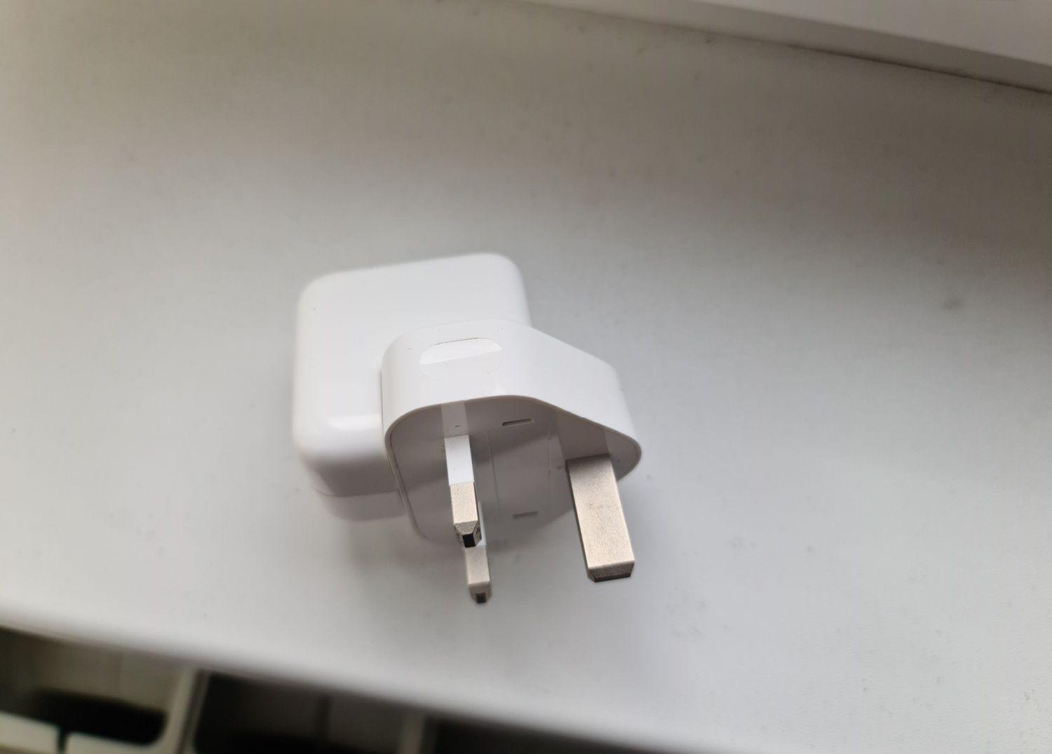 Incarcator apple (iphone)