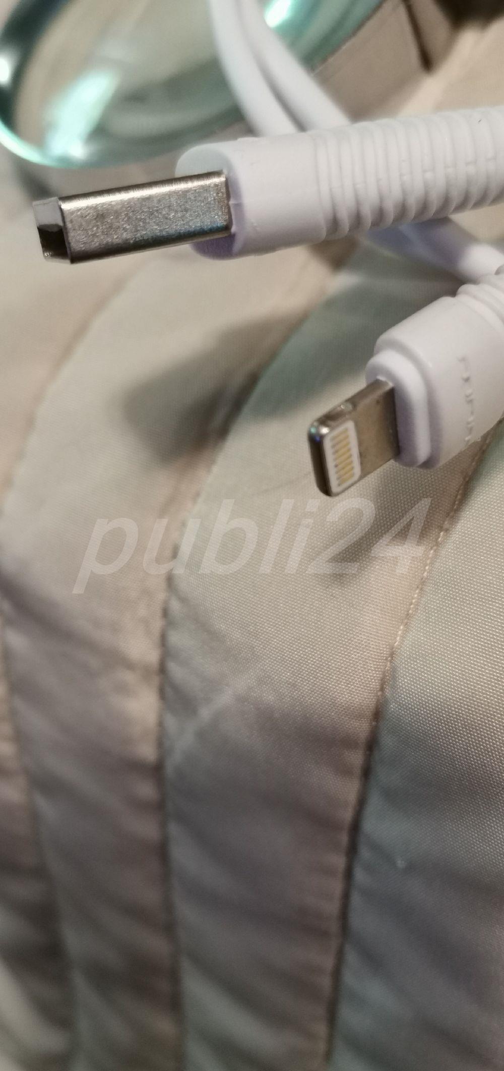 Incarcator original Apple Model A1400 + un cablu lightning