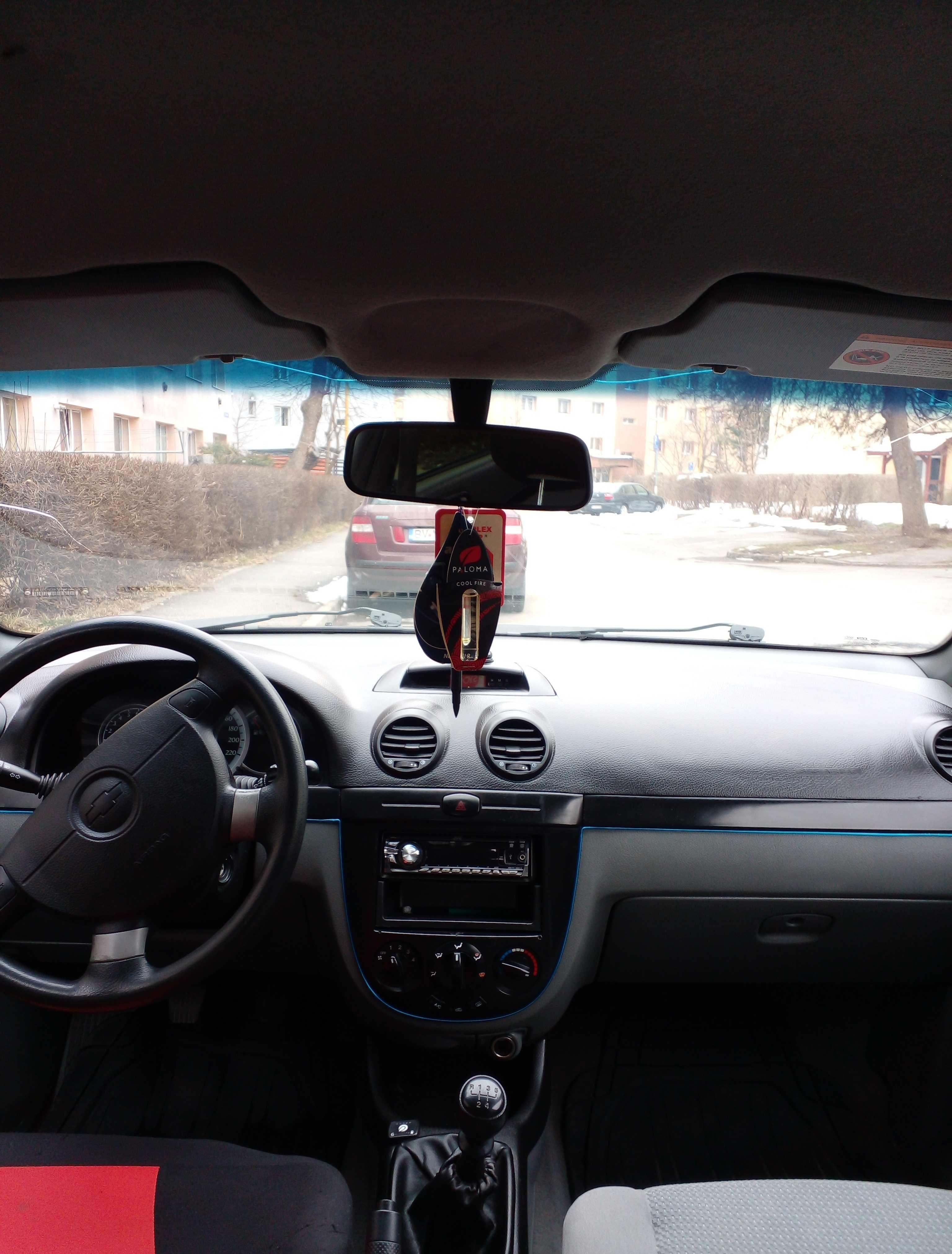 Închireiez autoturism Chevrolet Lacetti