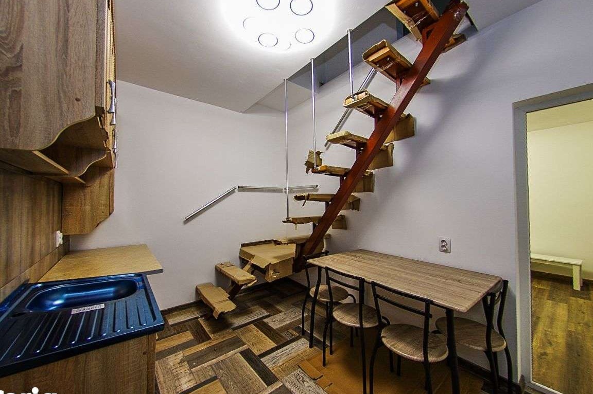 Inchiriem casa