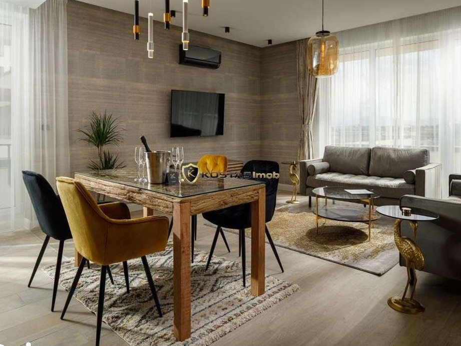 Inchiriem penthouse LUX 4 camere cu acces in terasa de 100 m zona Core