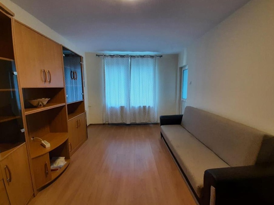 Închiriere apartament  2 camere , etaj 1 , decomandat