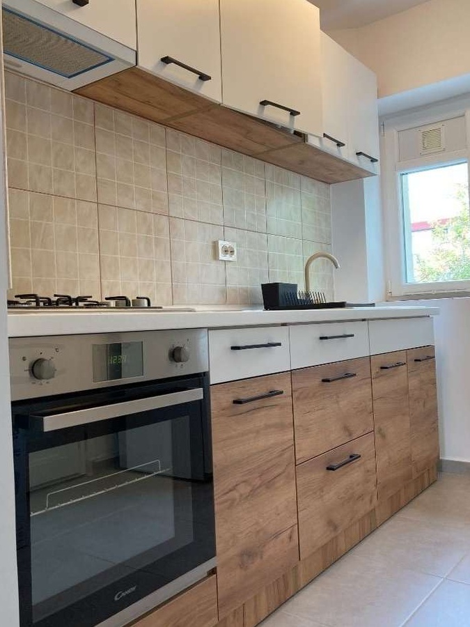 Inchiriere apartament 2 camere in vila, pasaj Baneasa, loc de parcare