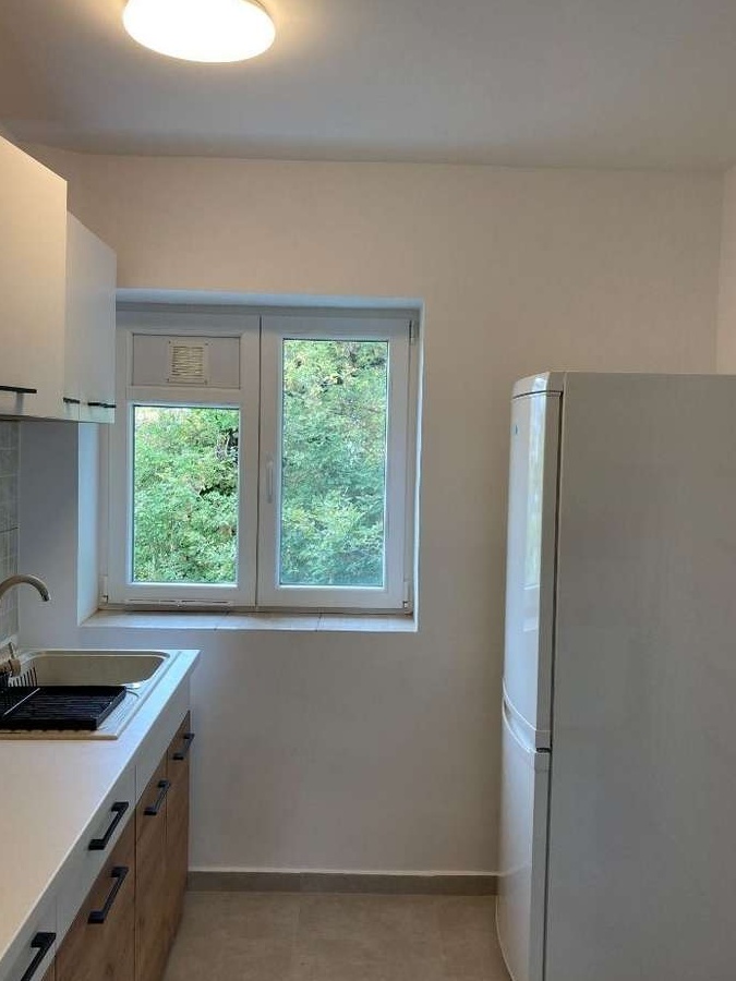 Inchiriere apartament 2 camere in vila, pasaj Baneasa, loc de parcare