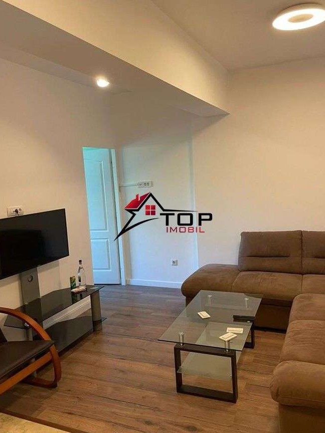 Inchiriere apartament 2 camere semidecomandat  - Royal Town Copou