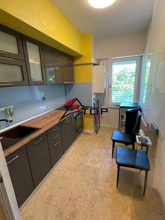Inchiriere apartament 2 camere semidecomandat  - Royal Town Copou