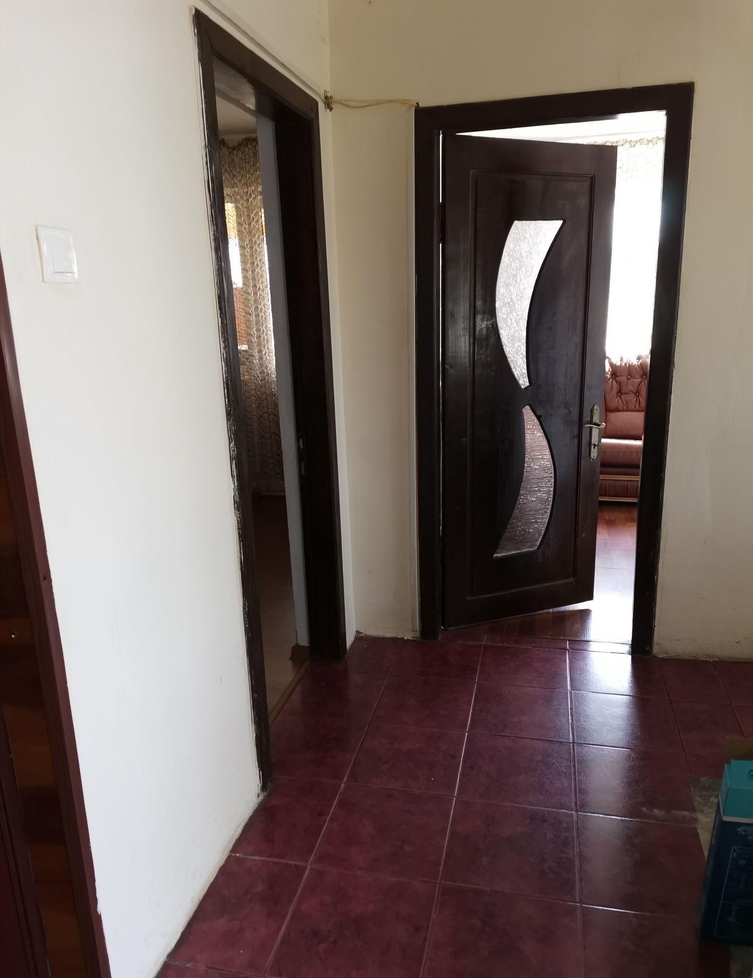 Închiriere apartament 3 cam.