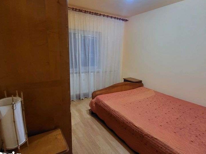 Închiriere apartament 3 camere Str. Domnișori