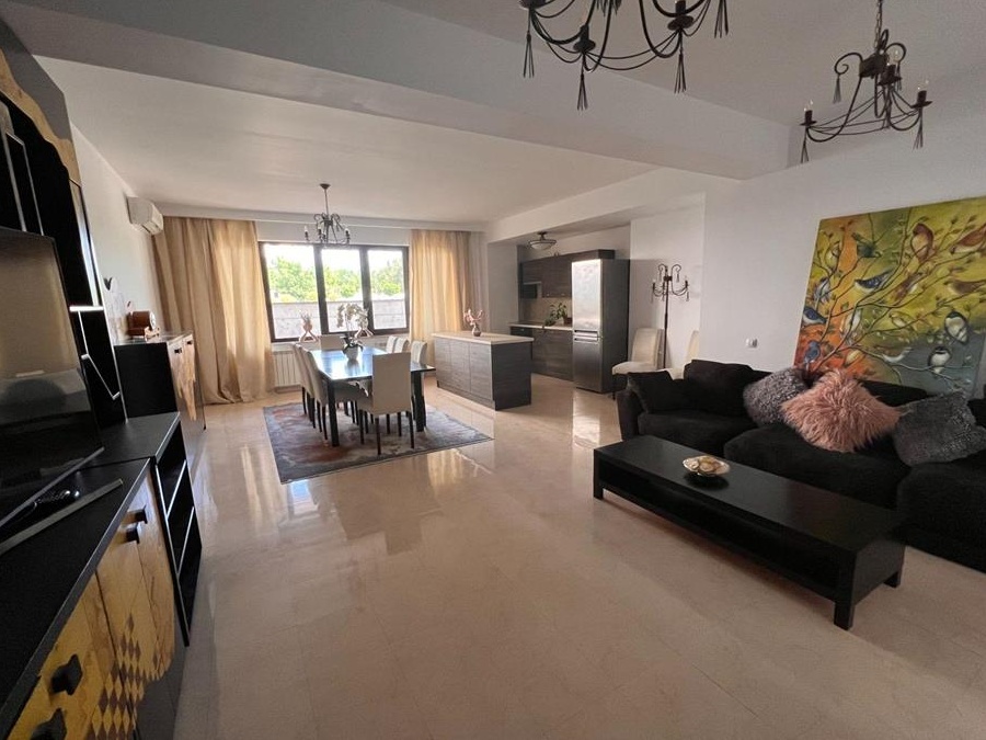 Inchiriere apartament 4 camere Lux