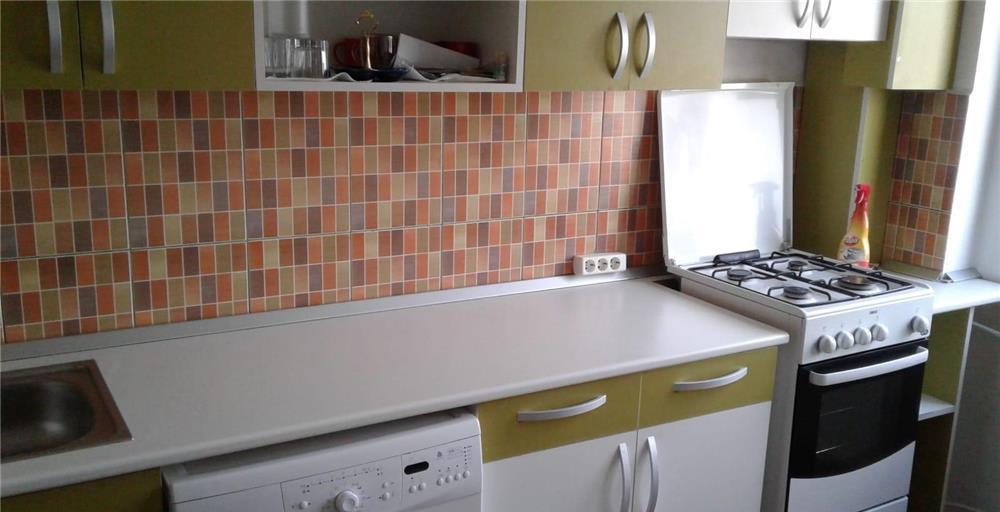 Inchiriere cameră în apartament cu 3 camere