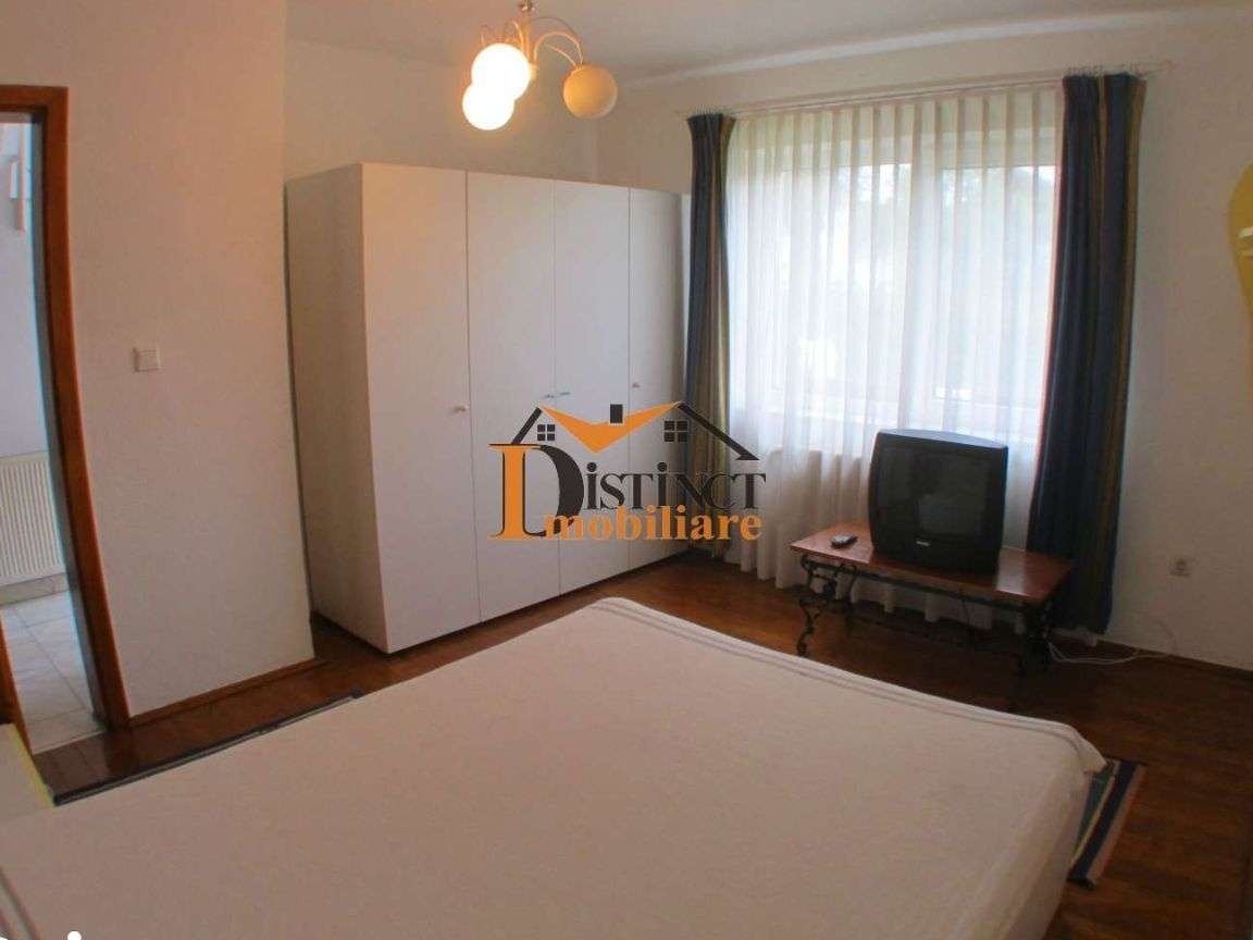 Inchiriere corp de casa, cu gradina deosebita la intrare in Sacele.