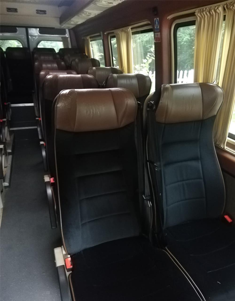 Inchiriere microbuz 20 locuri