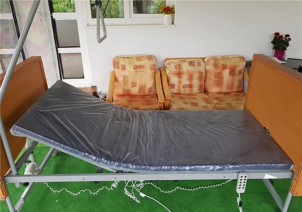 Inchiriere pat electric bolnavi/batrani 300 lei