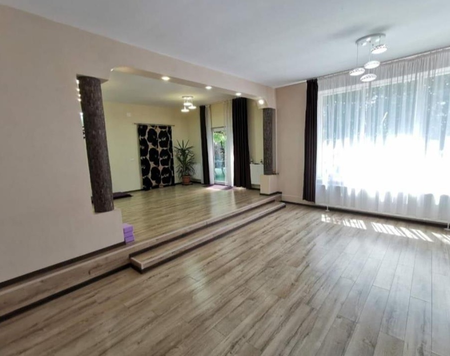 închiriere spațiu 100mp,+terasă 60mp