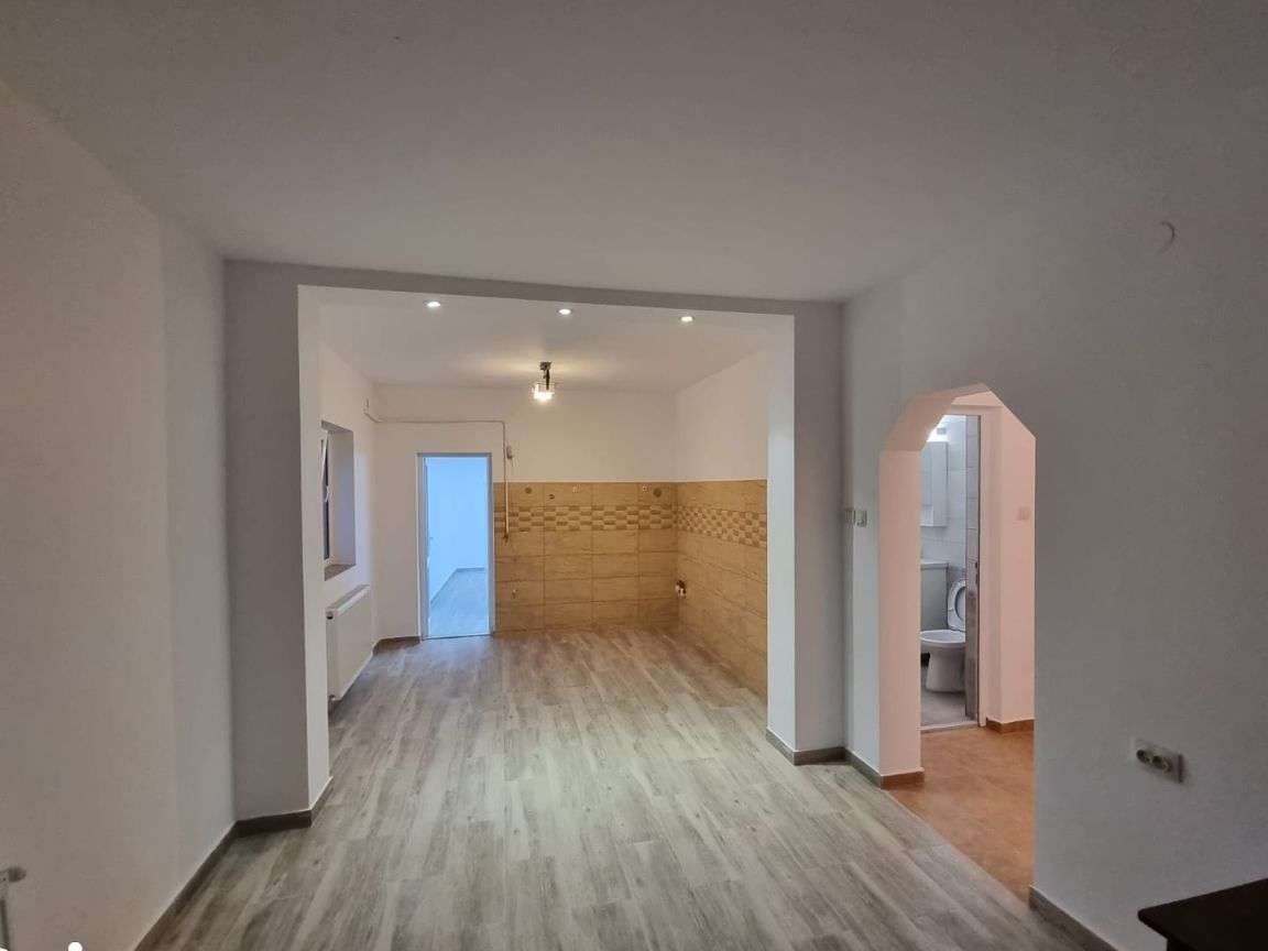 Închiriere/ vânzare casa cu teren