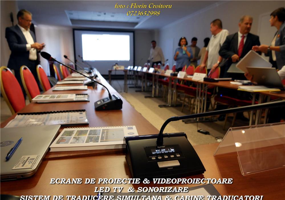 Inchiriere Videoproiectoare si ecrane de proiectie,TV LED/ECRAN LED FULLHD 4,5x2,5m/sonorizare