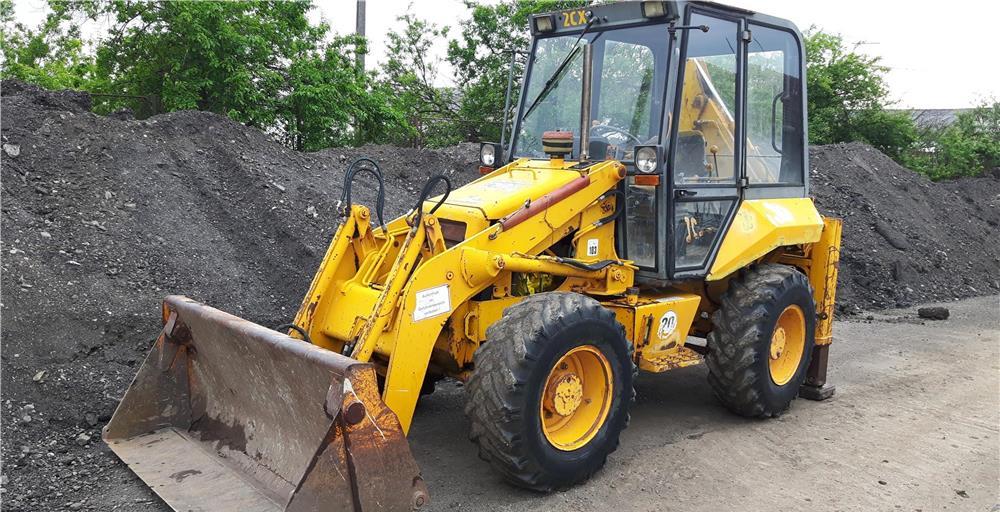 Inchirieri utilaje buldoexcavator miniexcavator bobcat tractor freza foreza compactor dumper