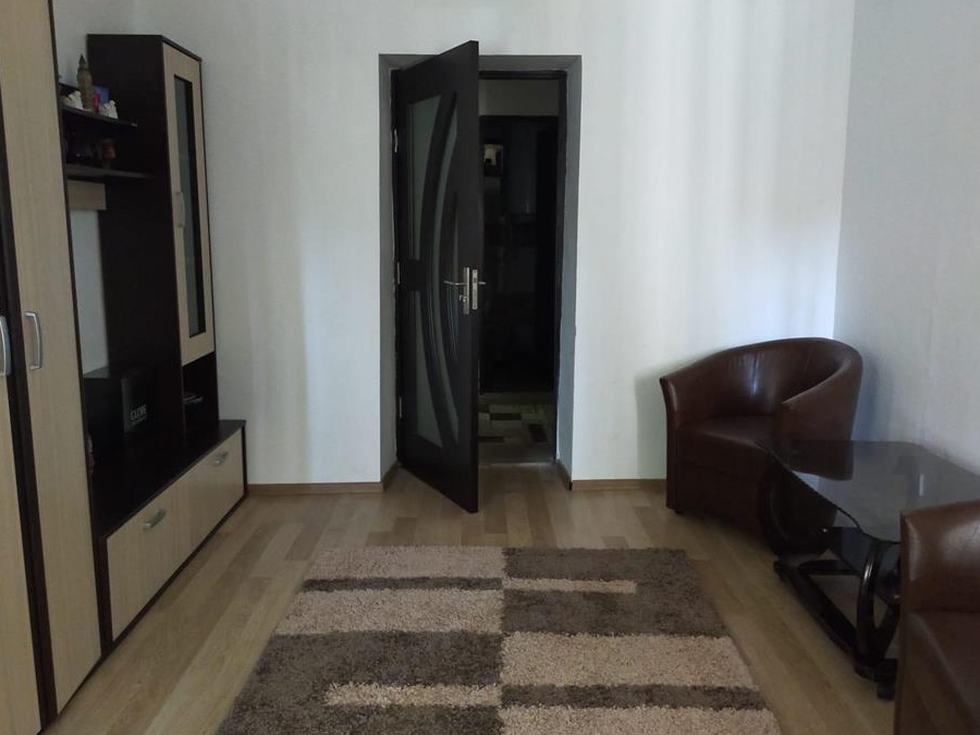 Inchiriez 2 camere extrasezon