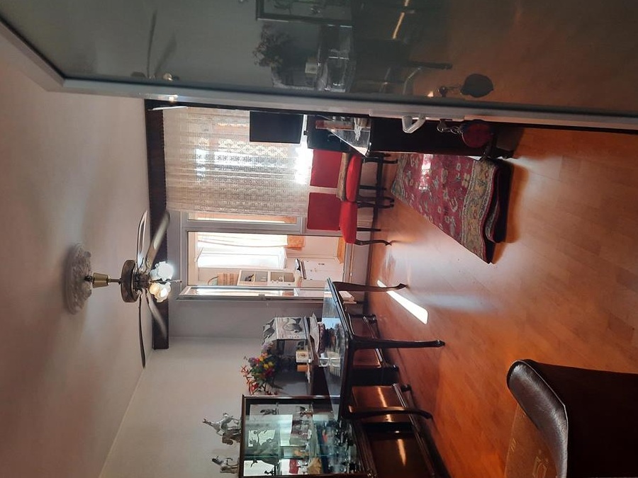 Închiriez 3 camere deocamdat, zona centrala Dristor