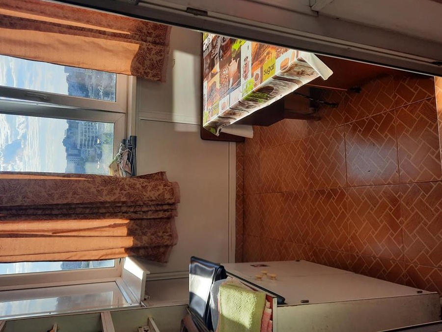 Închiriez 3 camere deocamdat, zona centrala Dristor