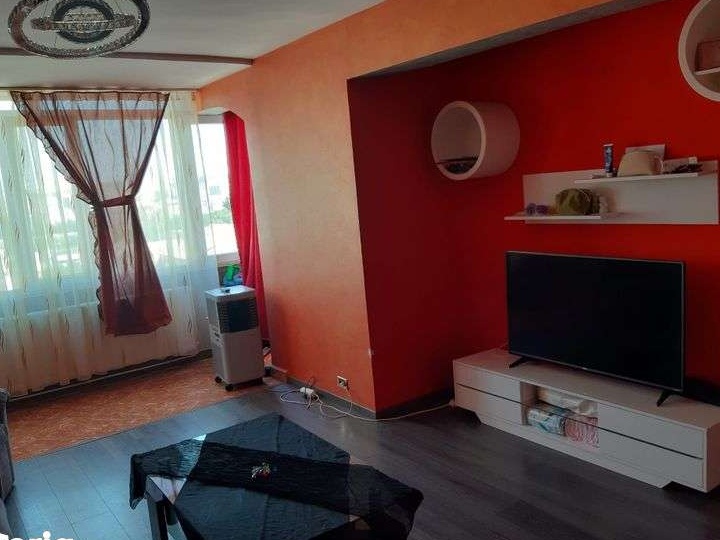 Inchiriez al 3 camere