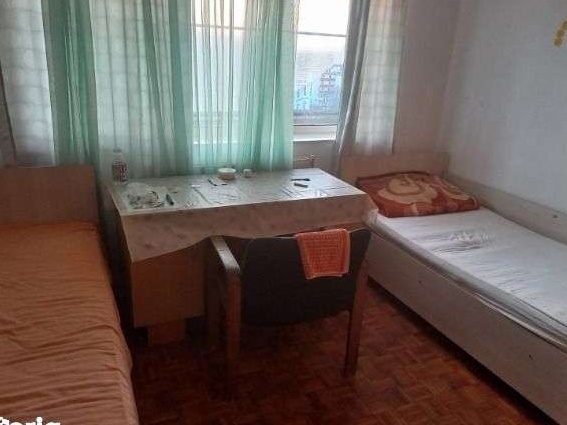 Închiriez ap. 2 camere în Gheorgheni pt. studenți