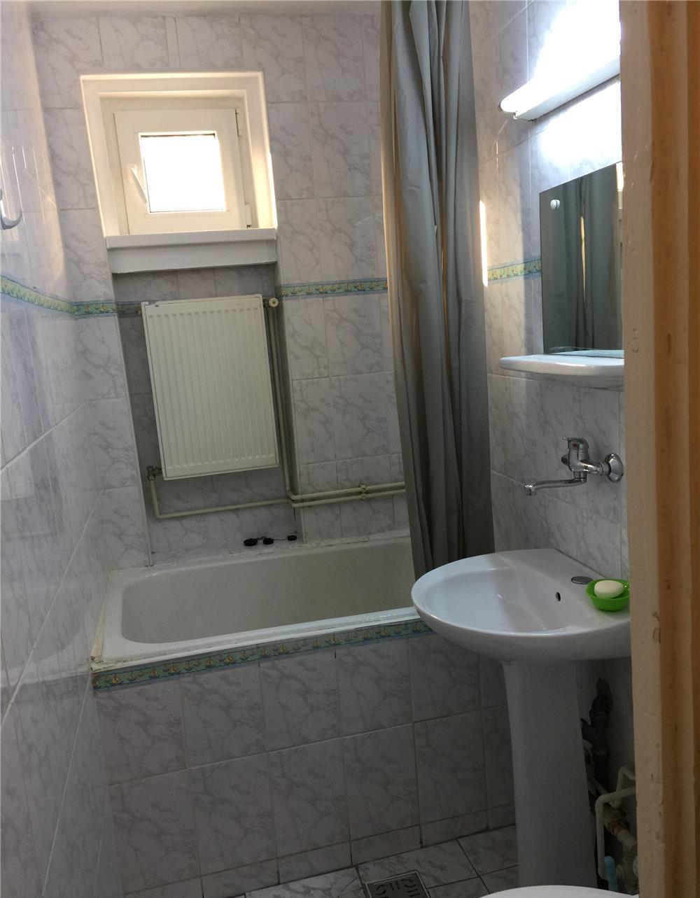 Inchiriez ap 2 camere ultracentral langa Universitatea Vest