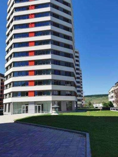 Inchiriez ap cu  2 camere, parcare subterana, zona BMW Floresti,