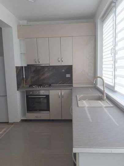 Inchiriez ap cu  2 camere, parcare subterana, zona BMW Floresti,