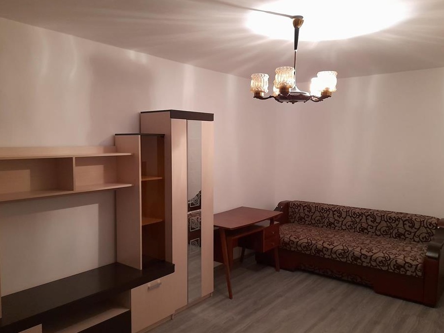 Închiriez apartament 2 cam decomandate