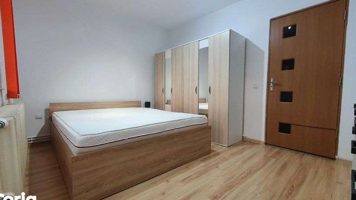 Inchiriez Apartament 2 camere + living zona Iulius Mall