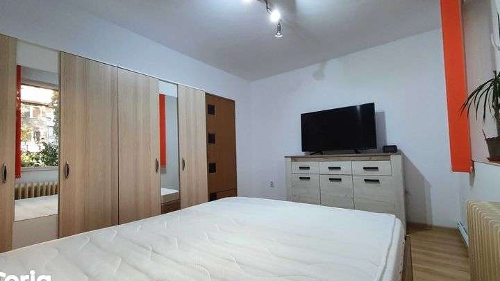 Inchiriez Apartament 2 camere + living zona Iulius Mall