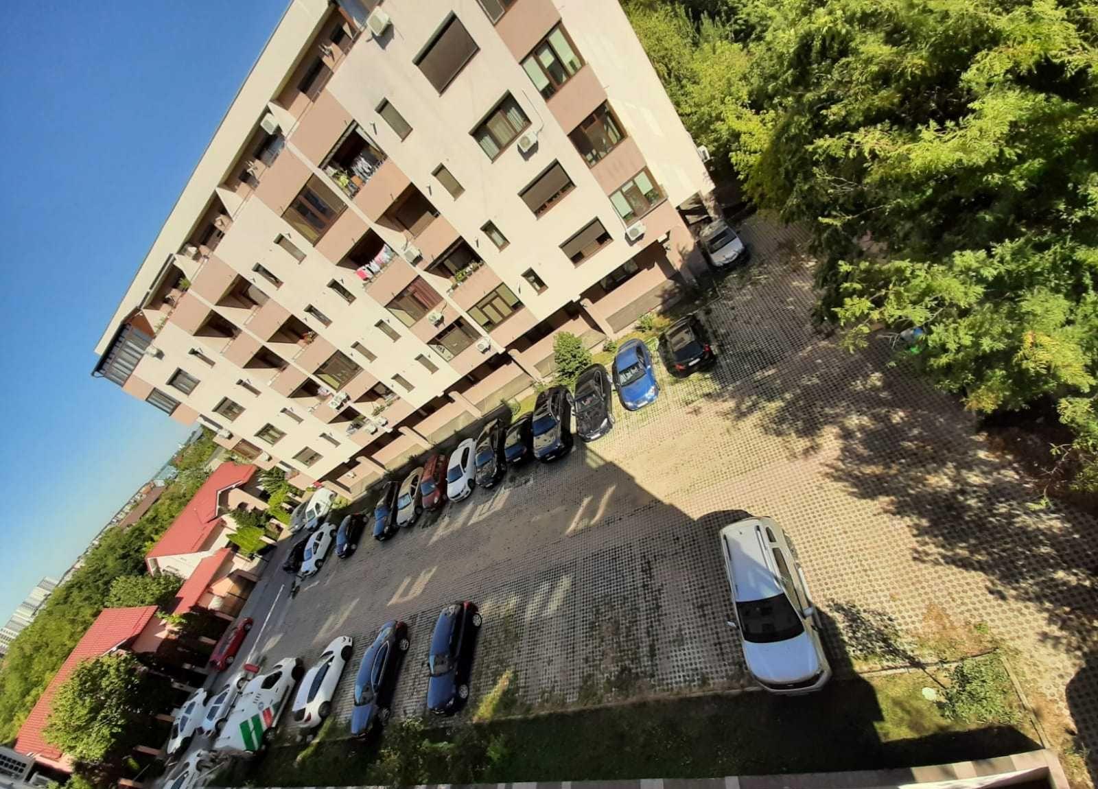 Inchiriez apartament 2 camere, modern amenajat, bloc nou