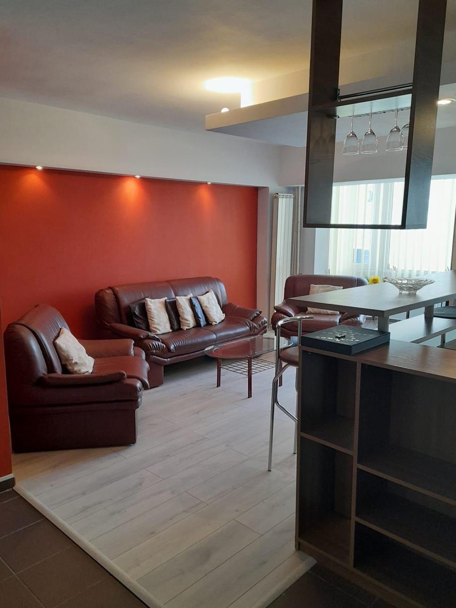inchiriez apartament 2 camere, Ploiesti, ultracentral, proprietar, parcare
