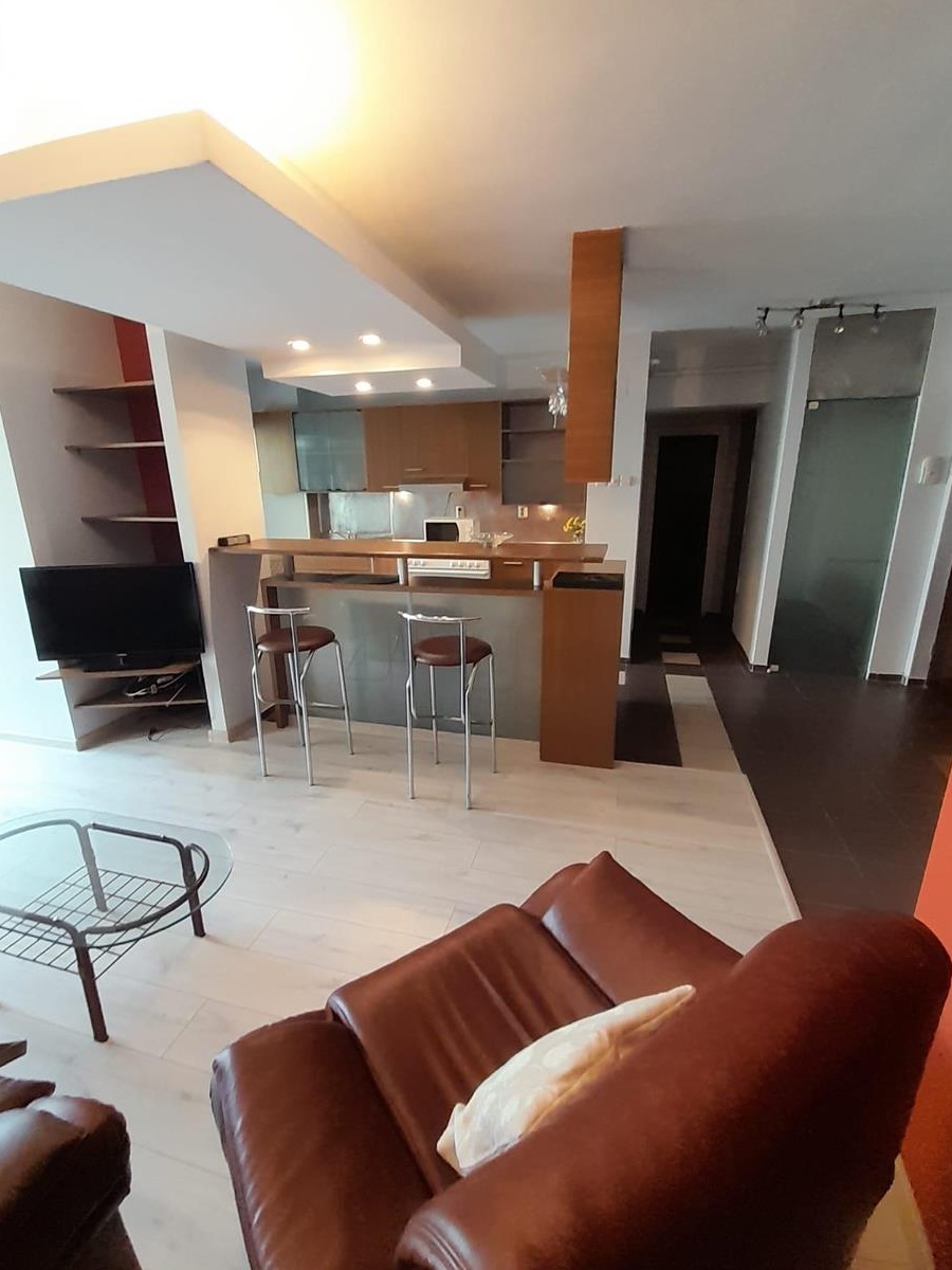 inchiriez apartament 2 camere, Ploiesti, ultracentral, proprietar, parcare