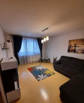 Închiriez apartament 2 camere ULTRACENTRAL - 350 Euro