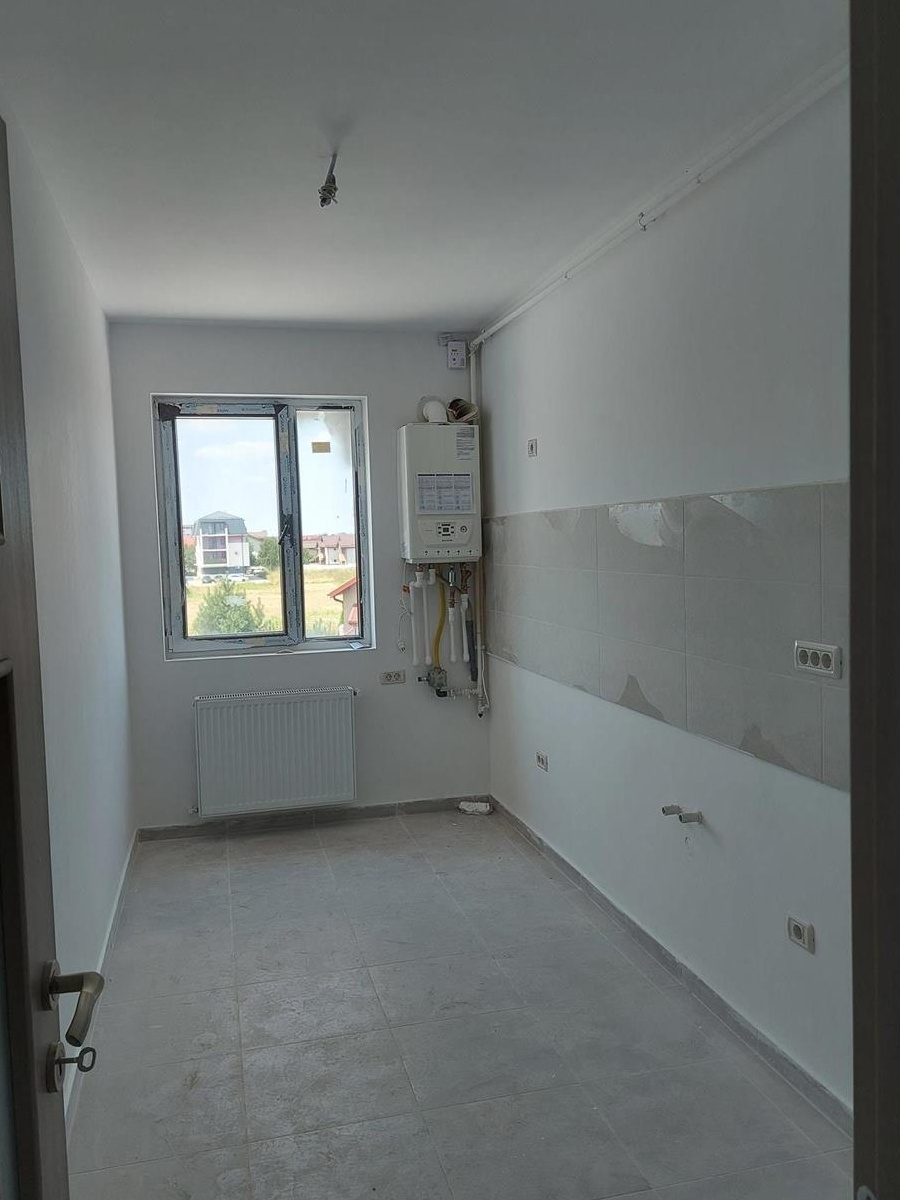 Inchiriez Apartament 2 camere+loc parcare,sub pret,Uverturii-Crinului