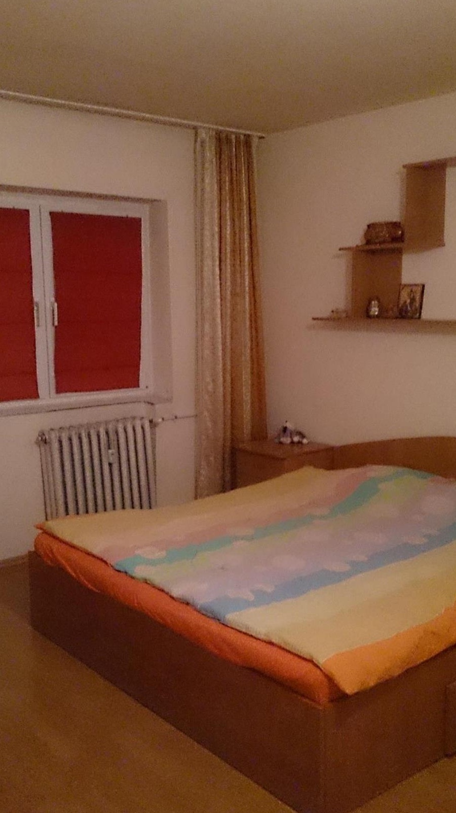 Inchiriez apartament 3 camere - 190 euro