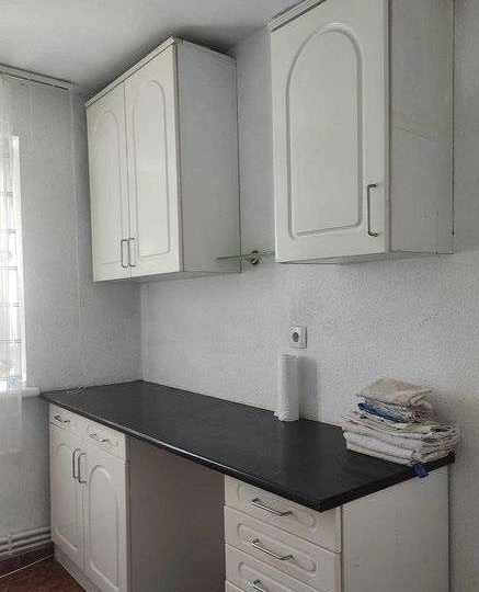 Închiriez apartament 3 camere  Buzău